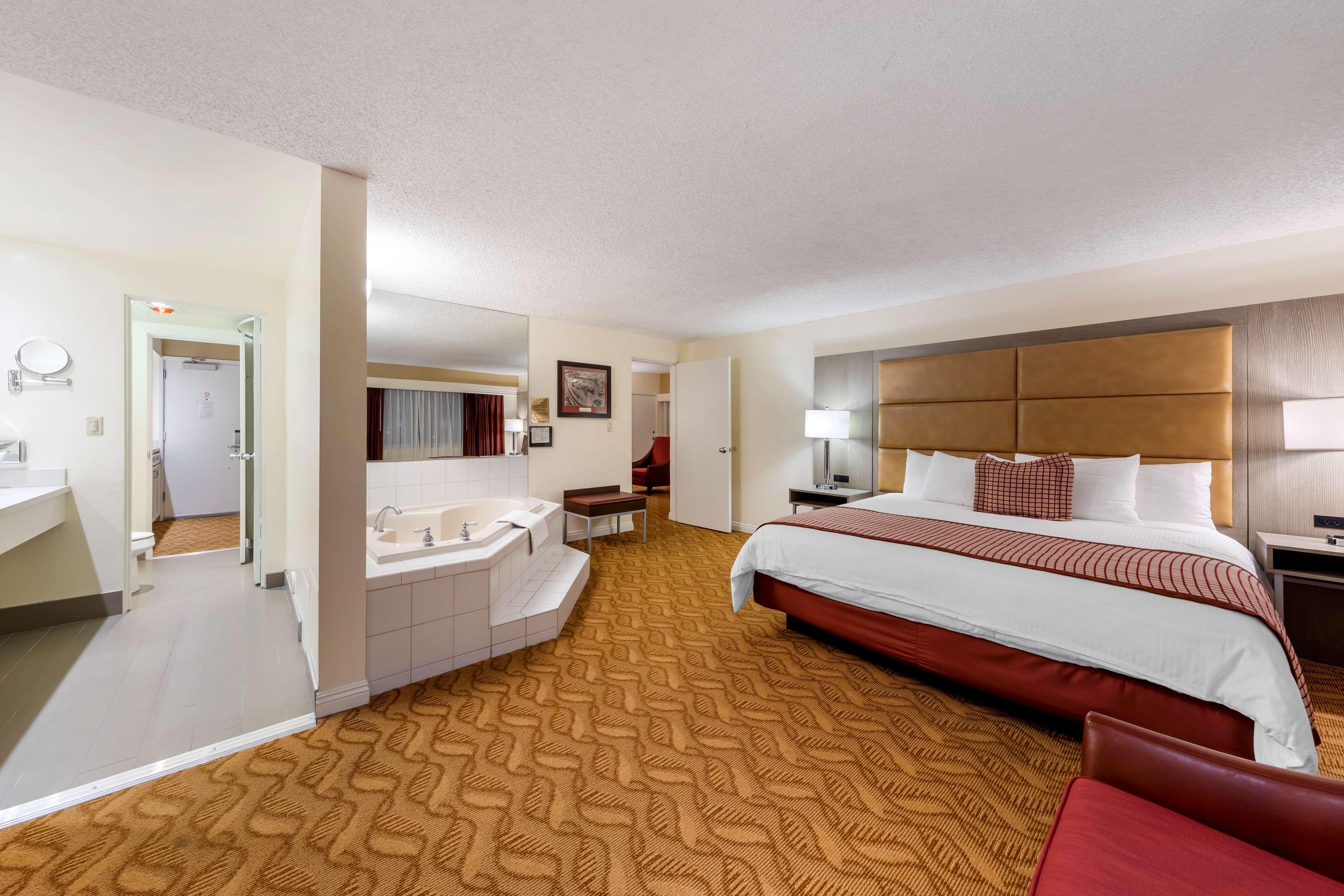Best Western Plus Thousand Oaks Inn Екстериор снимка