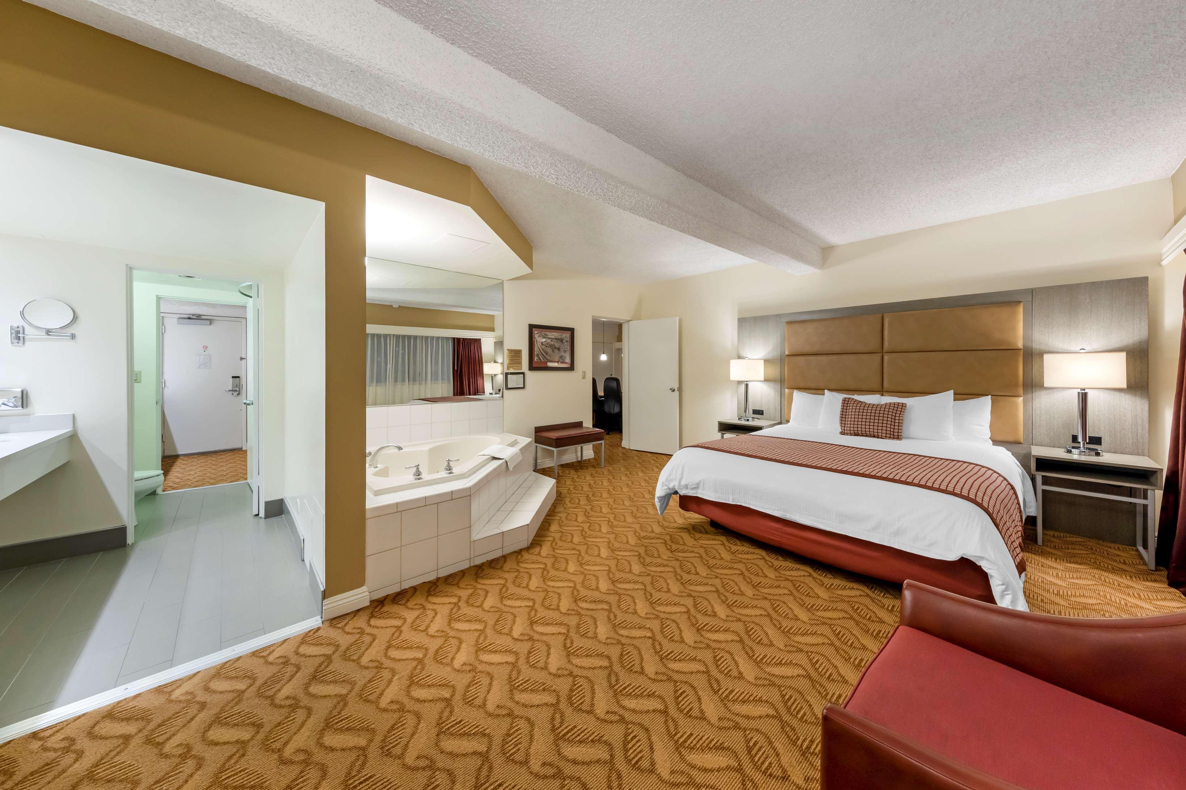 Best Western Plus Thousand Oaks Inn Екстериор снимка