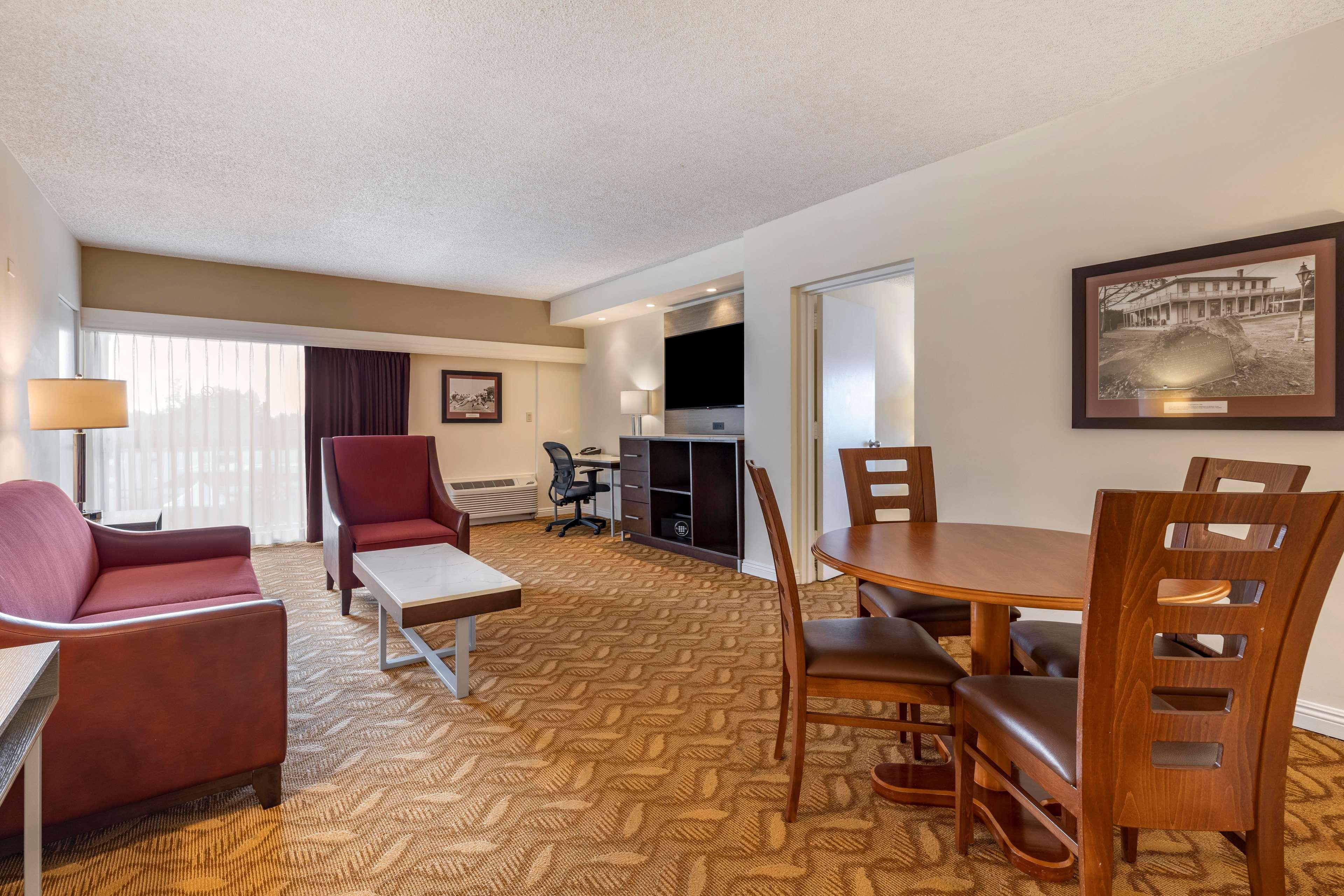 Best Western Plus Thousand Oaks Inn Екстериор снимка