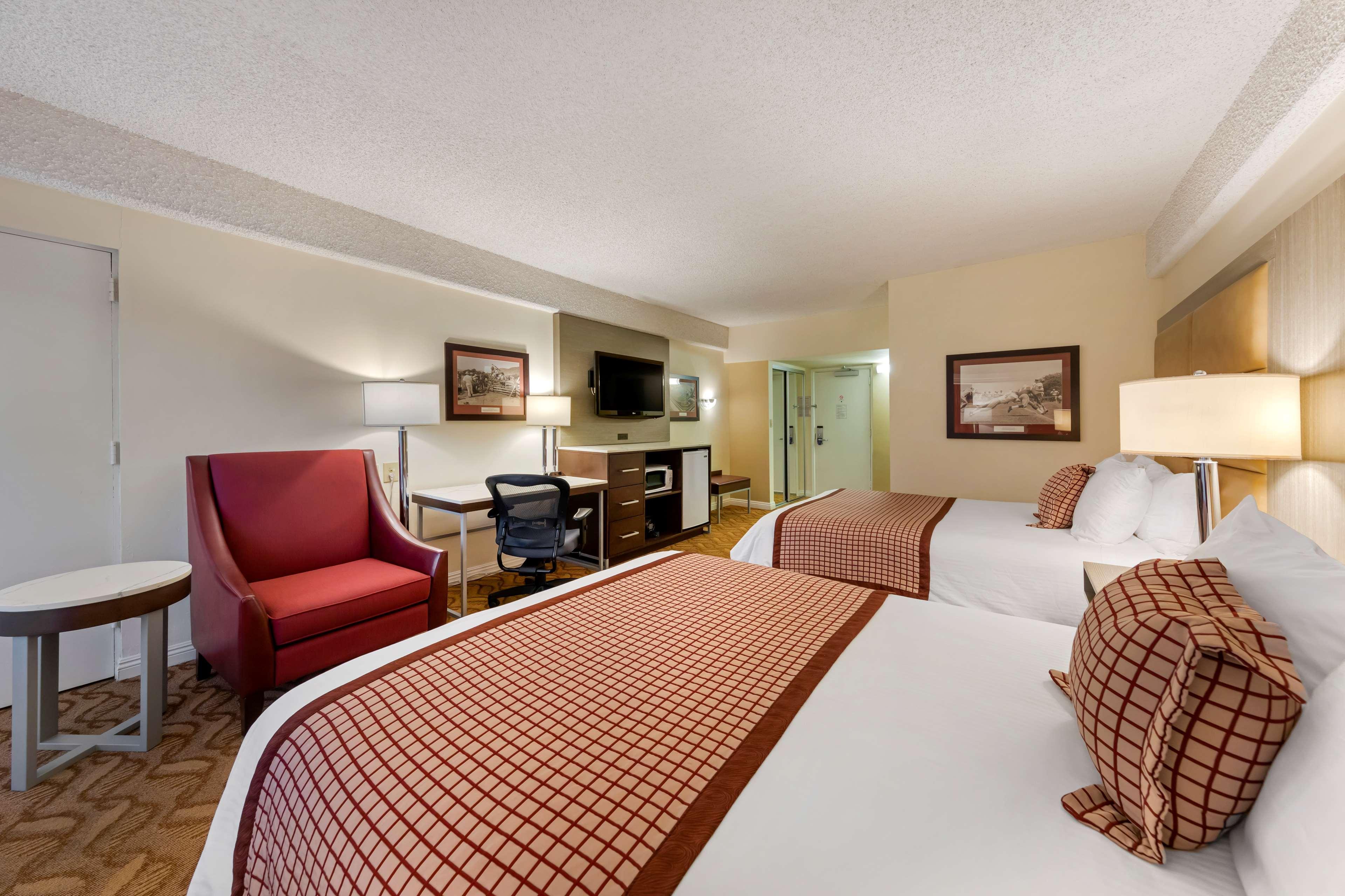 Best Western Plus Thousand Oaks Inn Екстериор снимка