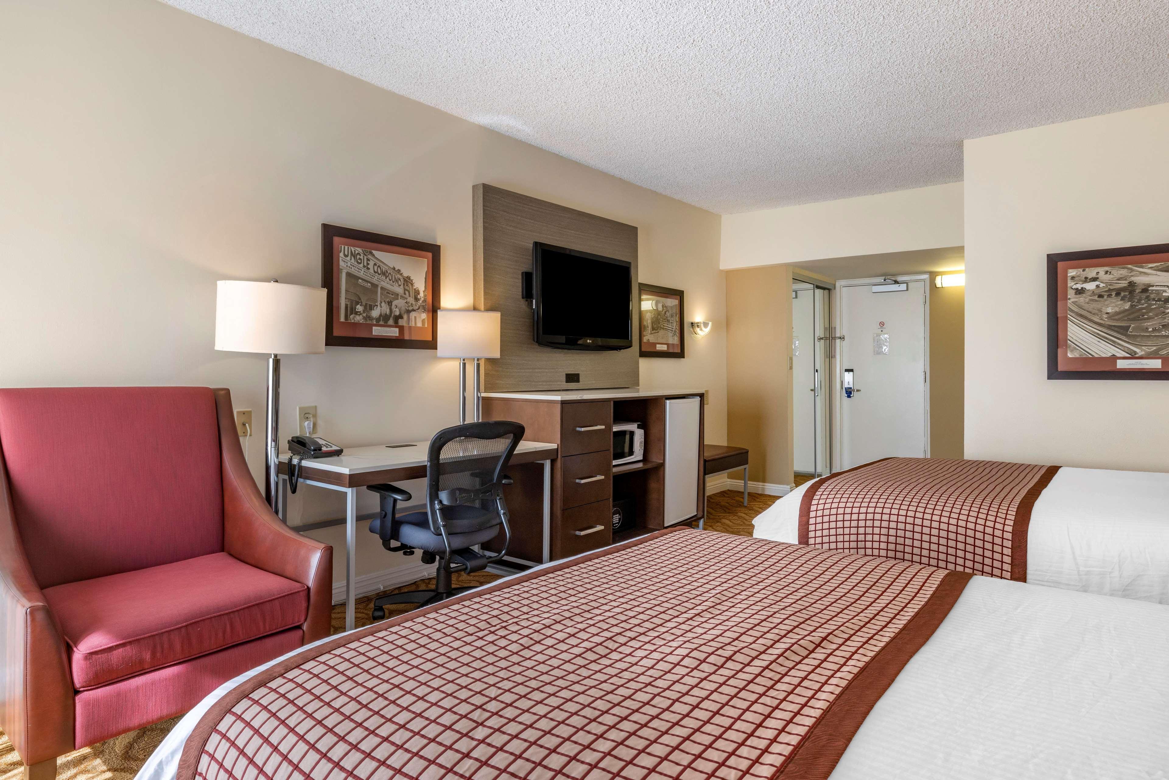 Best Western Plus Thousand Oaks Inn Екстериор снимка