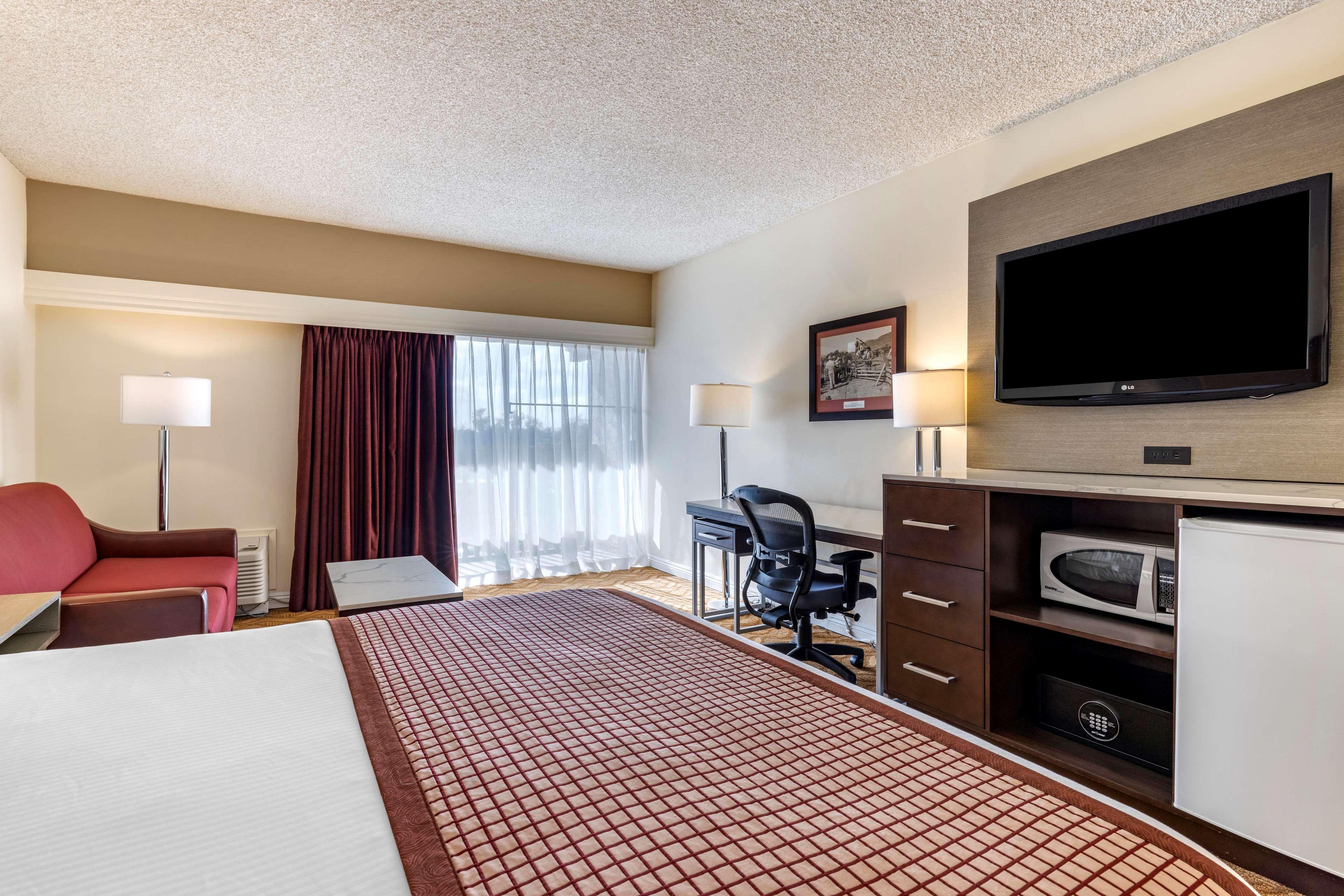 Best Western Plus Thousand Oaks Inn Екстериор снимка