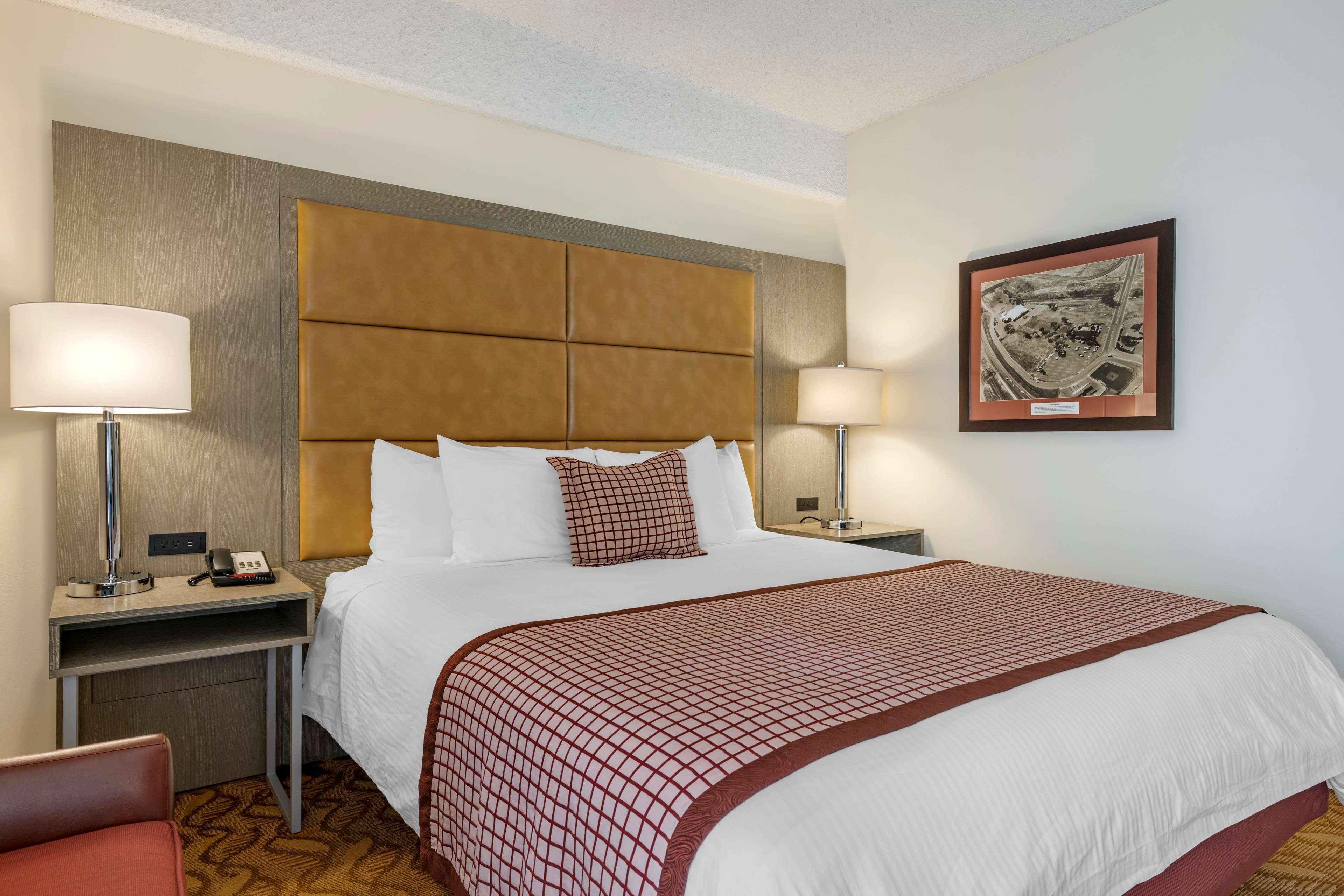 Best Western Plus Thousand Oaks Inn Екстериор снимка