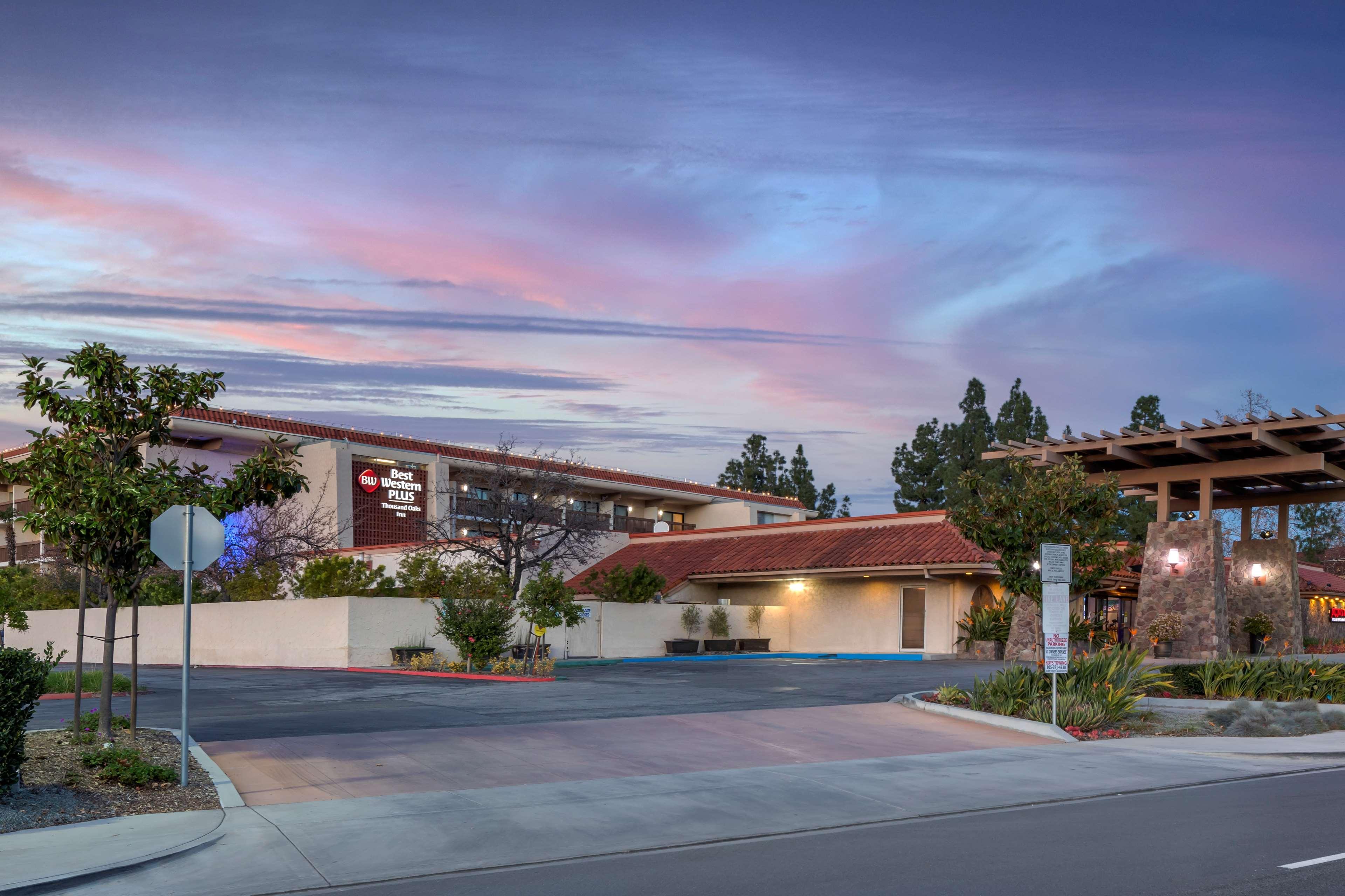 Best Western Plus Thousand Oaks Inn Екстериор снимка