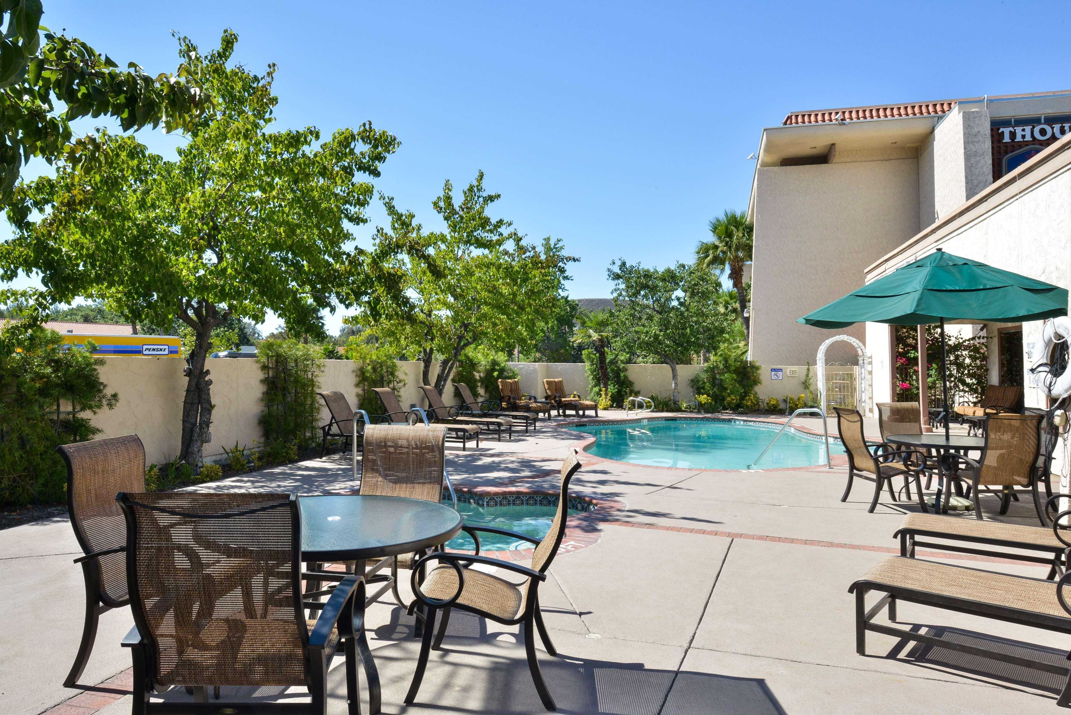 Best Western Plus Thousand Oaks Inn Екстериор снимка