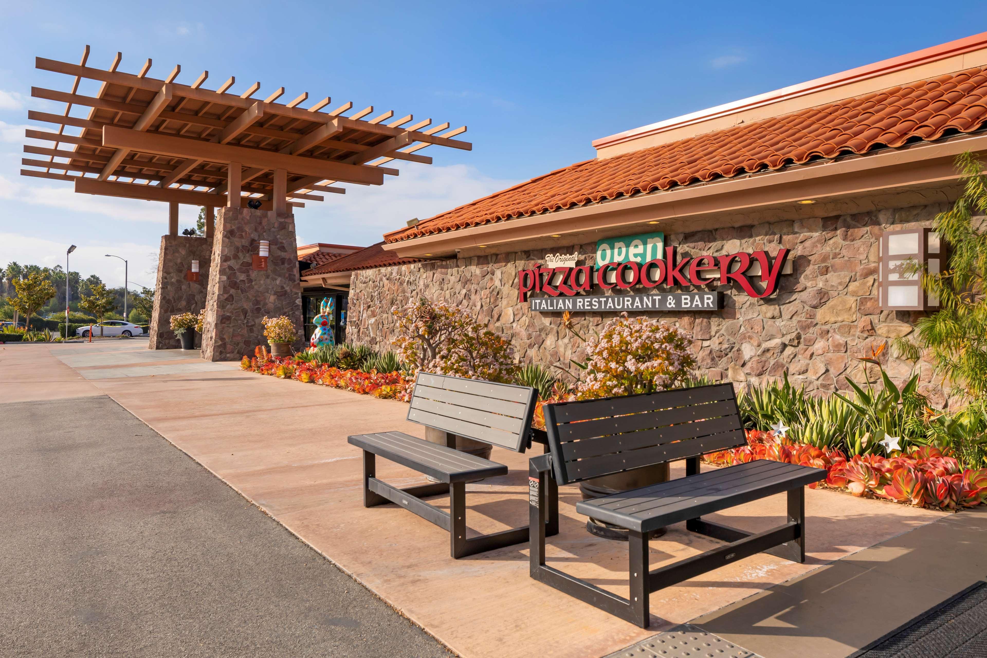 Best Western Plus Thousand Oaks Inn Екстериор снимка