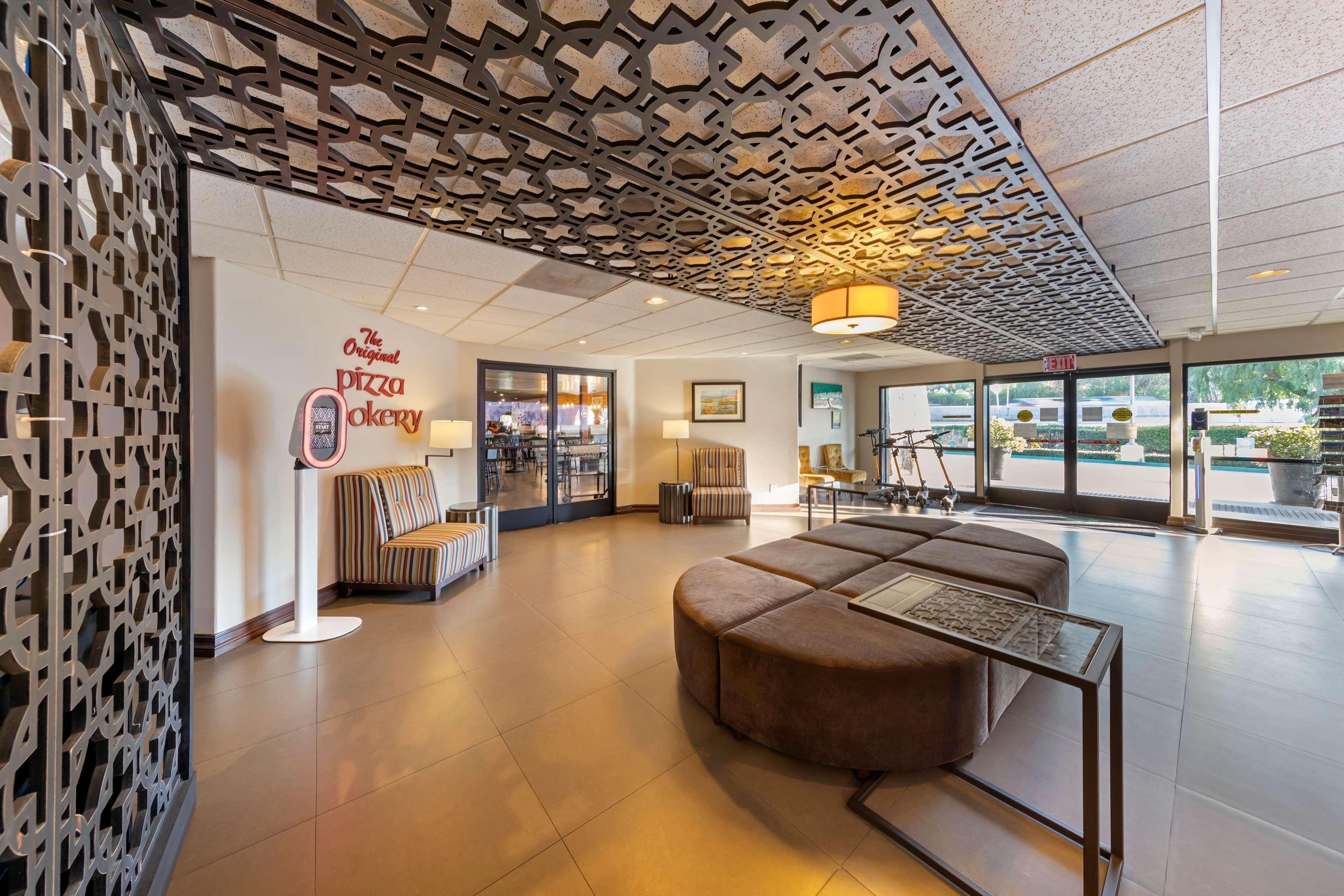 Best Western Plus Thousand Oaks Inn Екстериор снимка