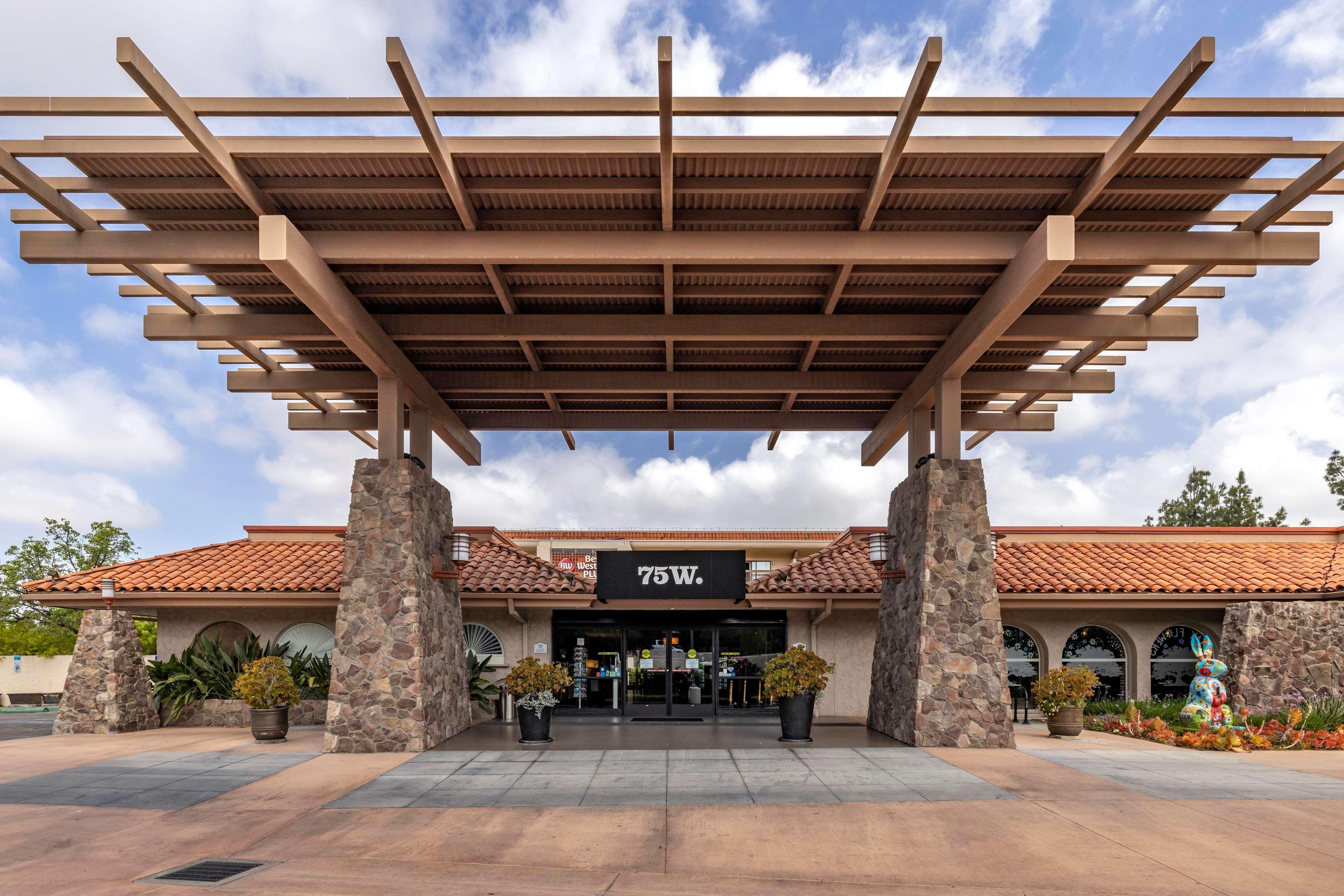 Best Western Plus Thousand Oaks Inn Екстериор снимка