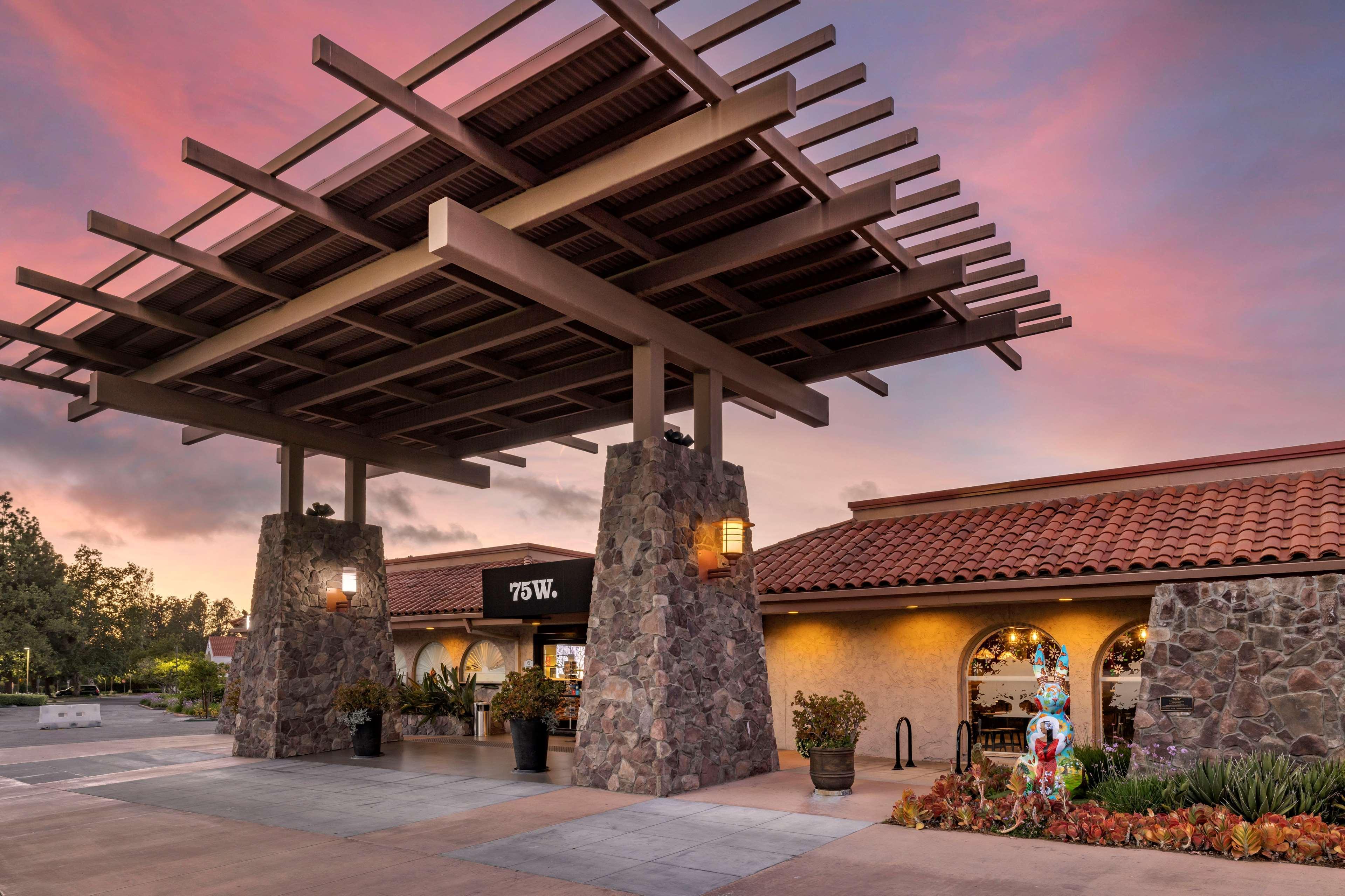 Best Western Plus Thousand Oaks Inn Екстериор снимка
